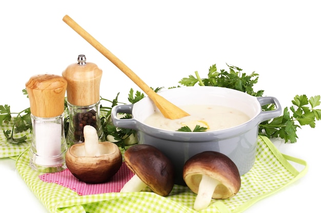 Zupa w garnku z ziołami